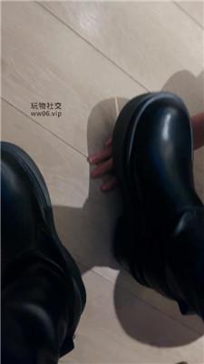 【九月】强制舔脏鞋底/长靴黑丝踩踏 bf48675  第12张