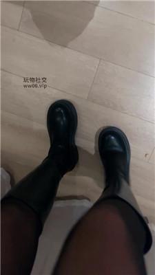 【九月】强制舔脏鞋底/长靴黑丝踩踏 bf48675  第10张