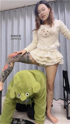 【Qi7】纹身小妹S-强制闻粉鞋/玉足狂舔 JS250107-1  第17张