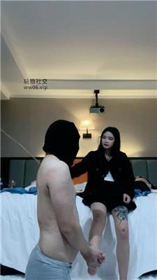 【小凤梨】不老实舔脚就抽废你 JS250103-21  第4张