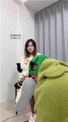 【Qi7】纹身小妹S-强制闻粉鞋/玉足狂舔 JS250107-1  第2张