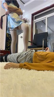 【咏慈】中华小厨娘-坐脸转胯鞭打强迫舔【双视角版】 bf49003  第5张